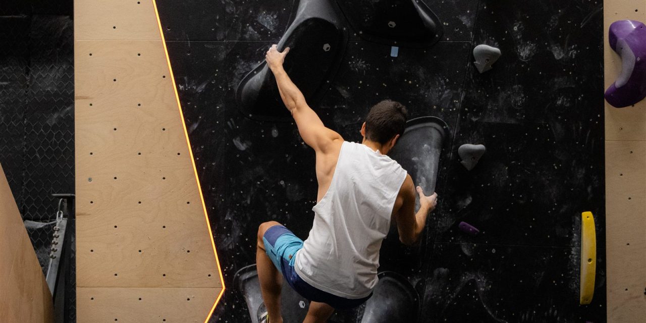 Búlder o escalada con cuerda: diferencias y cómo elegir